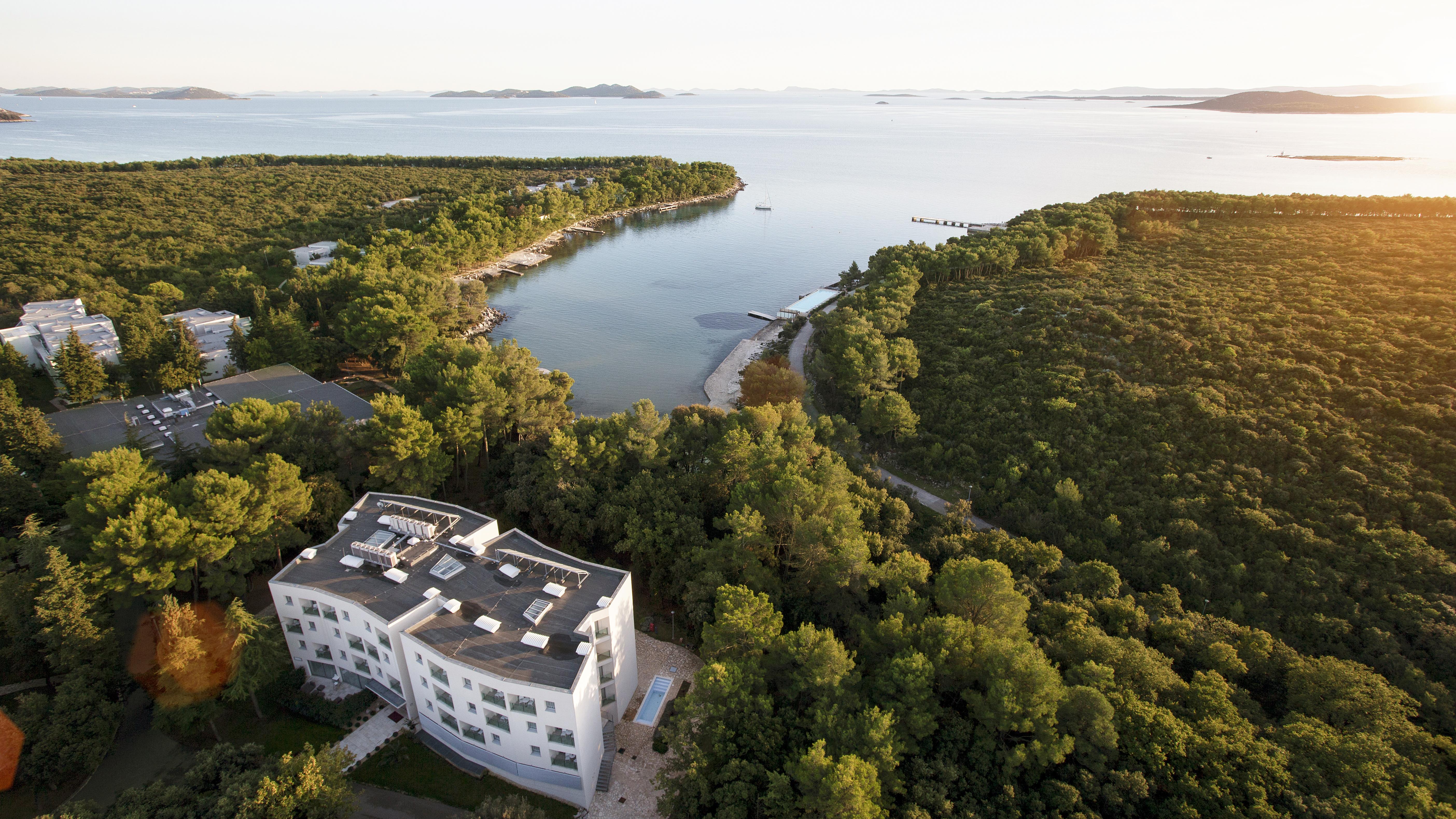 Hotel Crvena Luka 4*