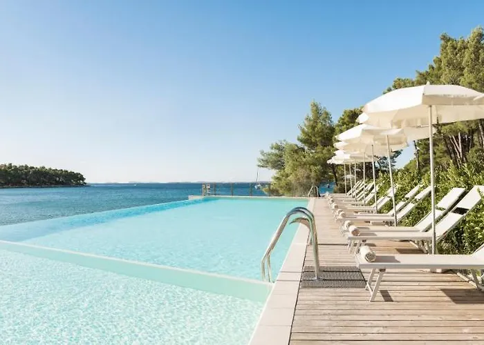 Crvena Luka Resort