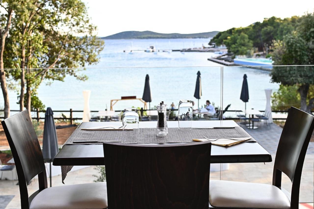 Crvena Luka Hotel 4*