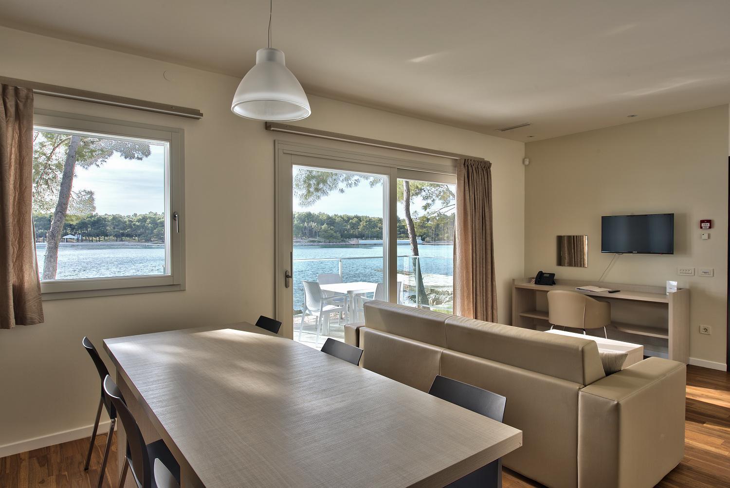 Hotel Crvena Luka 4*