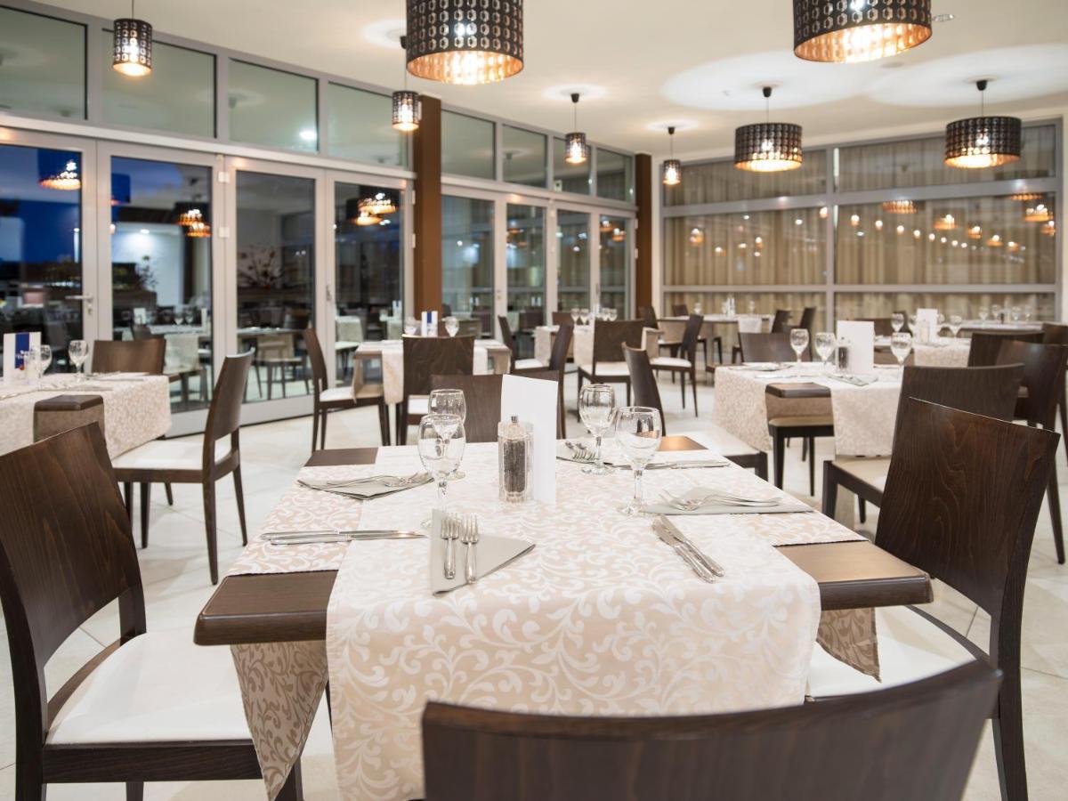 Hotel Crvena Luka Biograd Na Moru